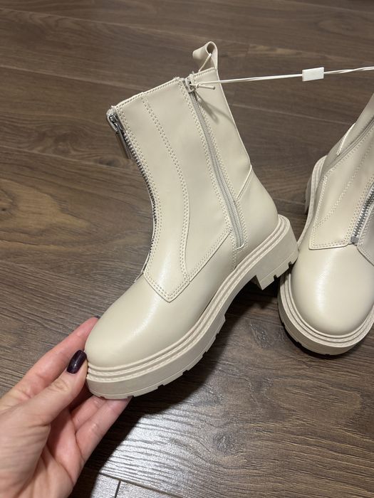Kremowe buty botki jesienne zara 32