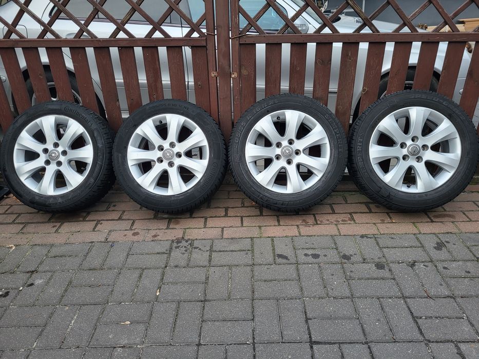 Oryginalne felgi aluminiowe Opel Meriva z oponami 205/55R16 zima