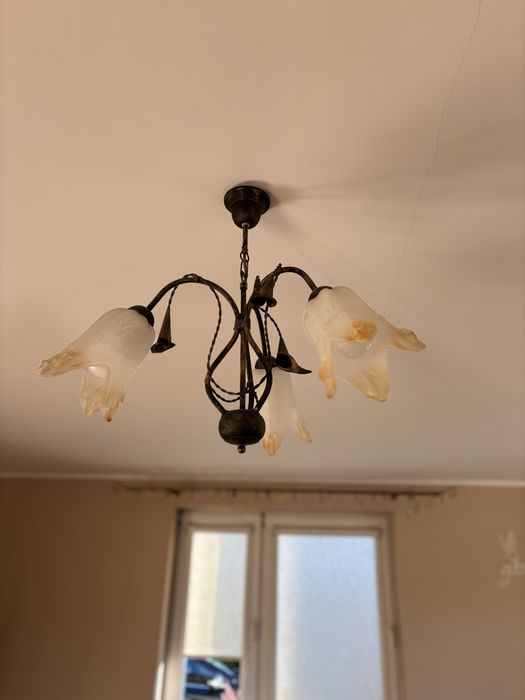 Zestaw lampa, lampka i kwietnik