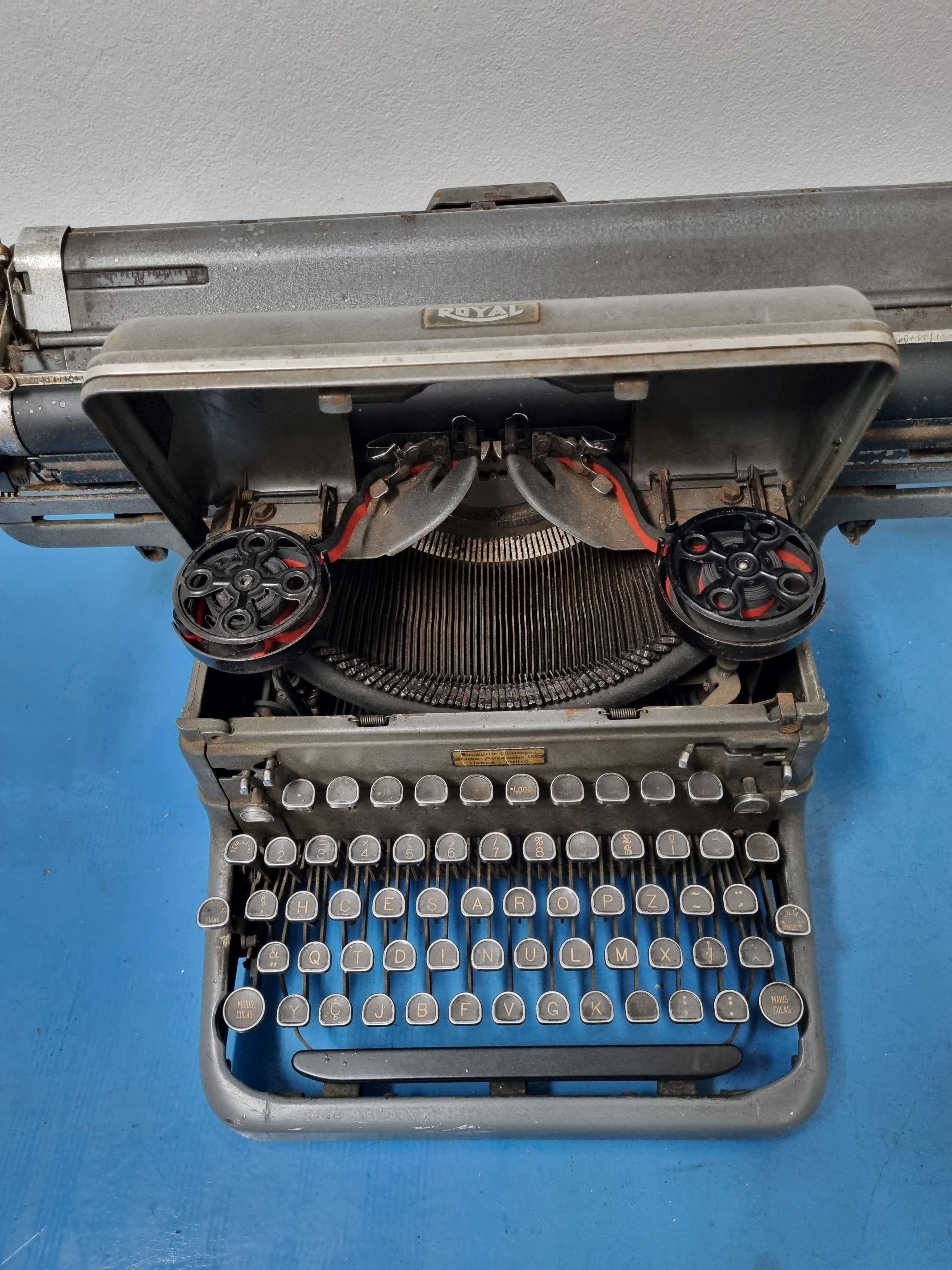 Maquina escrever ROYAL antiga