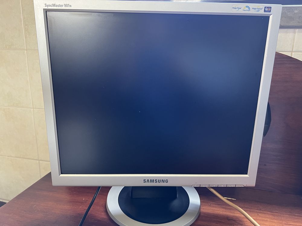 Monitor samsung syncMaster 901N