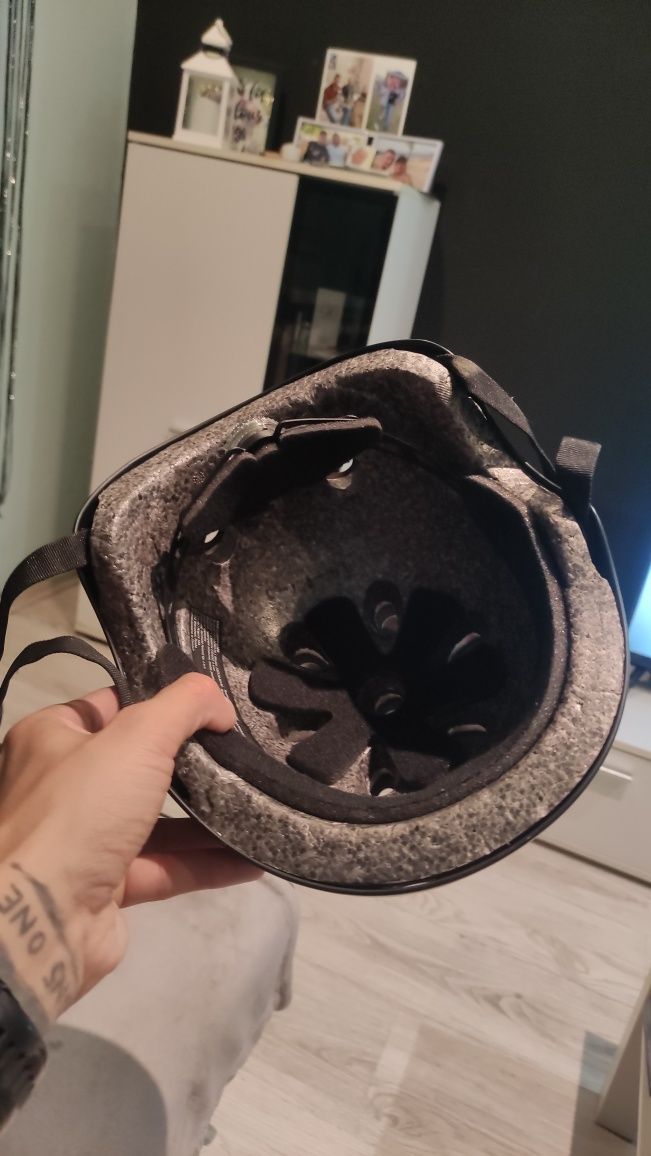 Kask z lampką LED - L