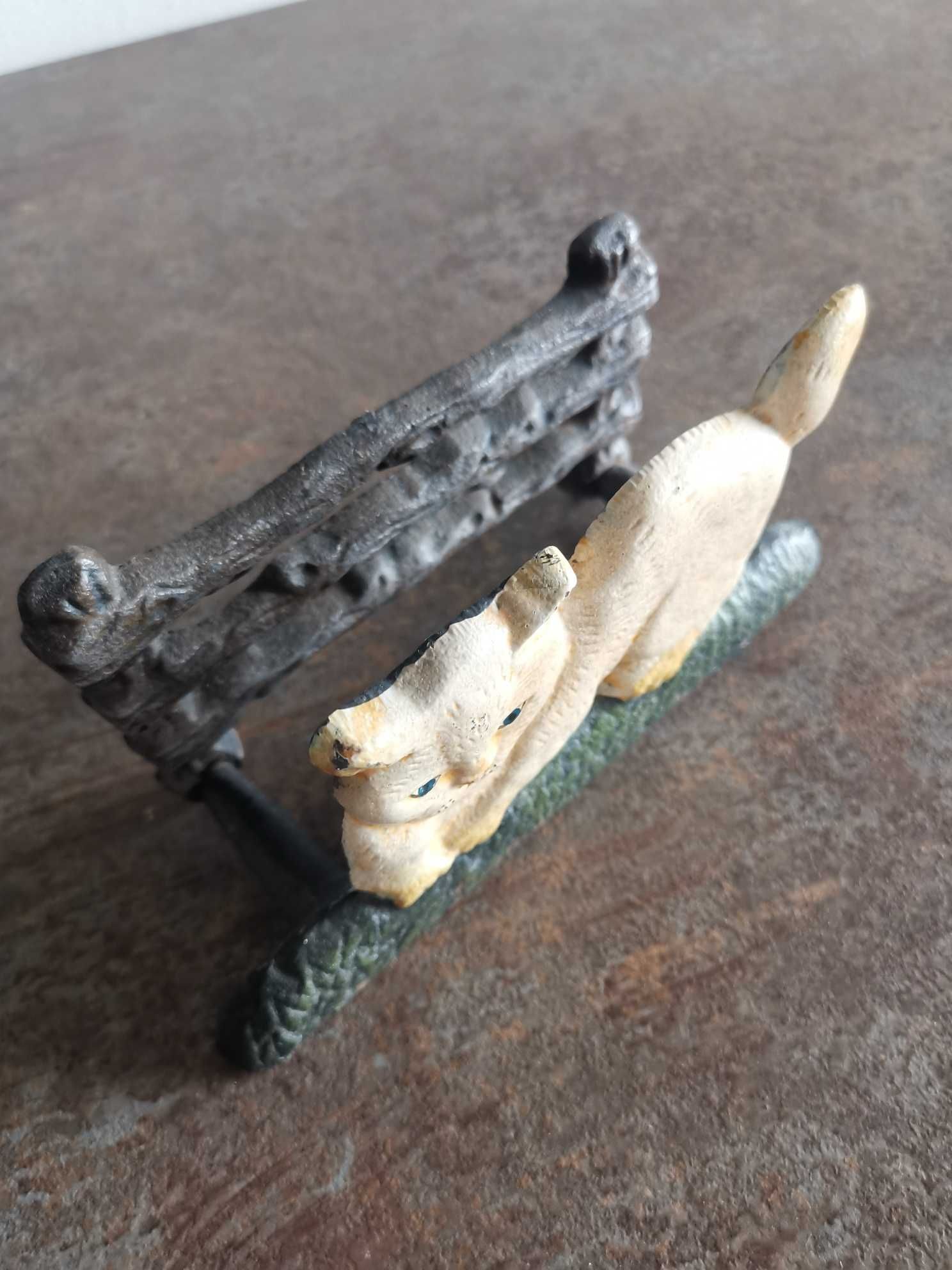 Serwetnik Kot. Żeliwny. 15 x 8 cm.
