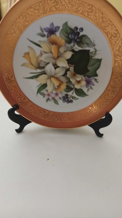 2 Pratos com flores, decorativos