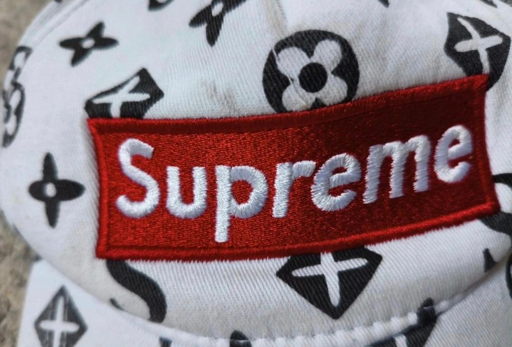 Czapka Supreme z daszkiem