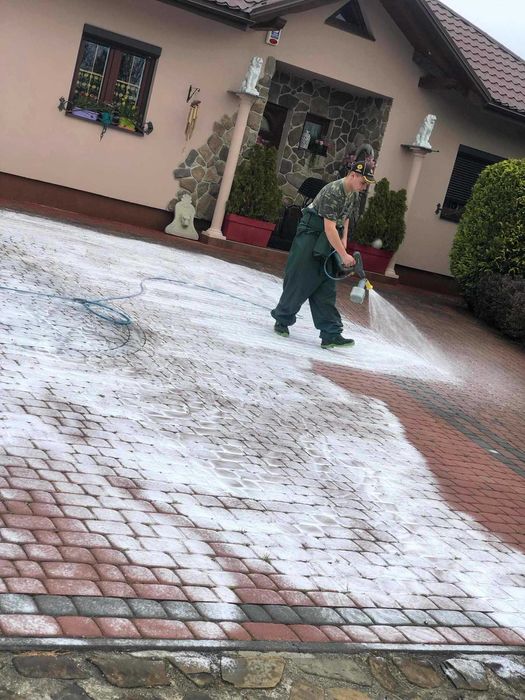 Czyszczenie, mycie elewacji, kostki brukowej, dachów