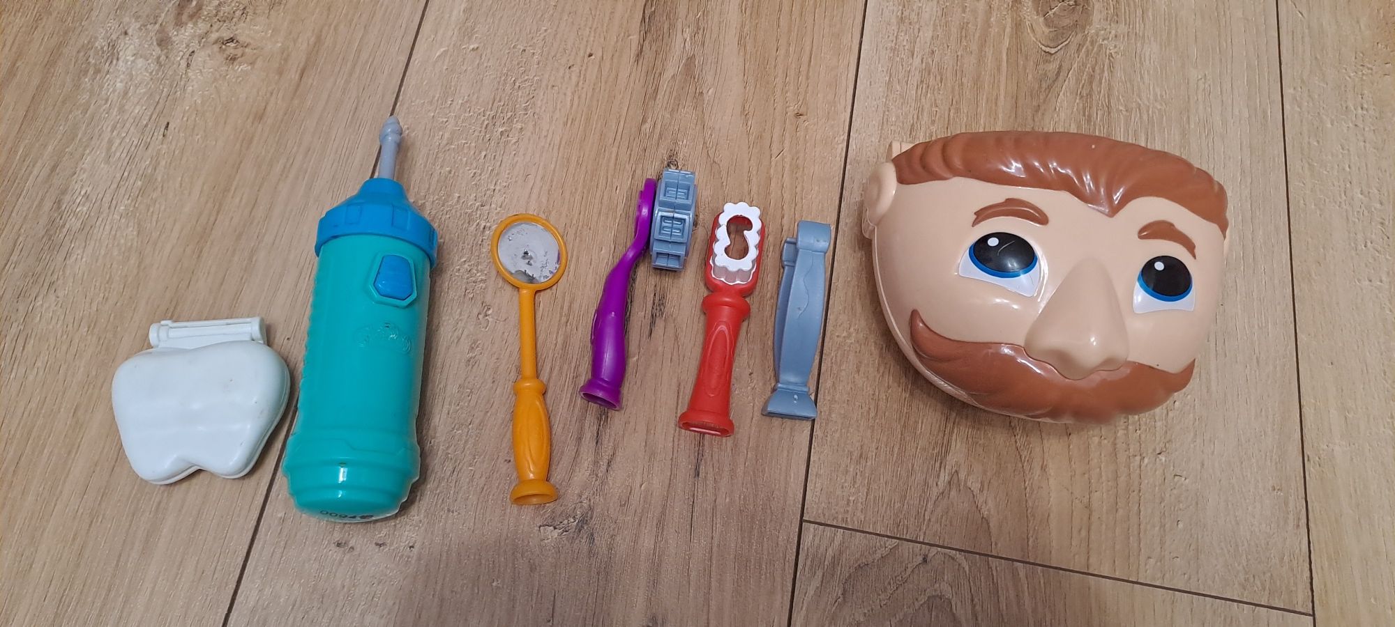 Sprzedam zestaw Play-Doh dentysta