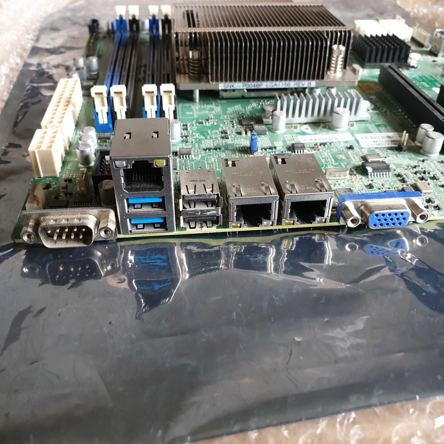 Supermicro X10SLH-F (+radiator 1U, +riser card)