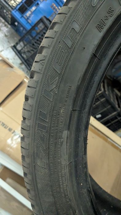 зимові шини Falken
215/45/r18 2019 рік 6мм