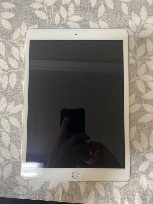 Apple iPad 10.2 - 32GB Cinzento Cideral