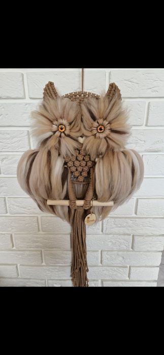 Beżowa sowa handmade ozdoba na ścianę na prezent rękodzieło