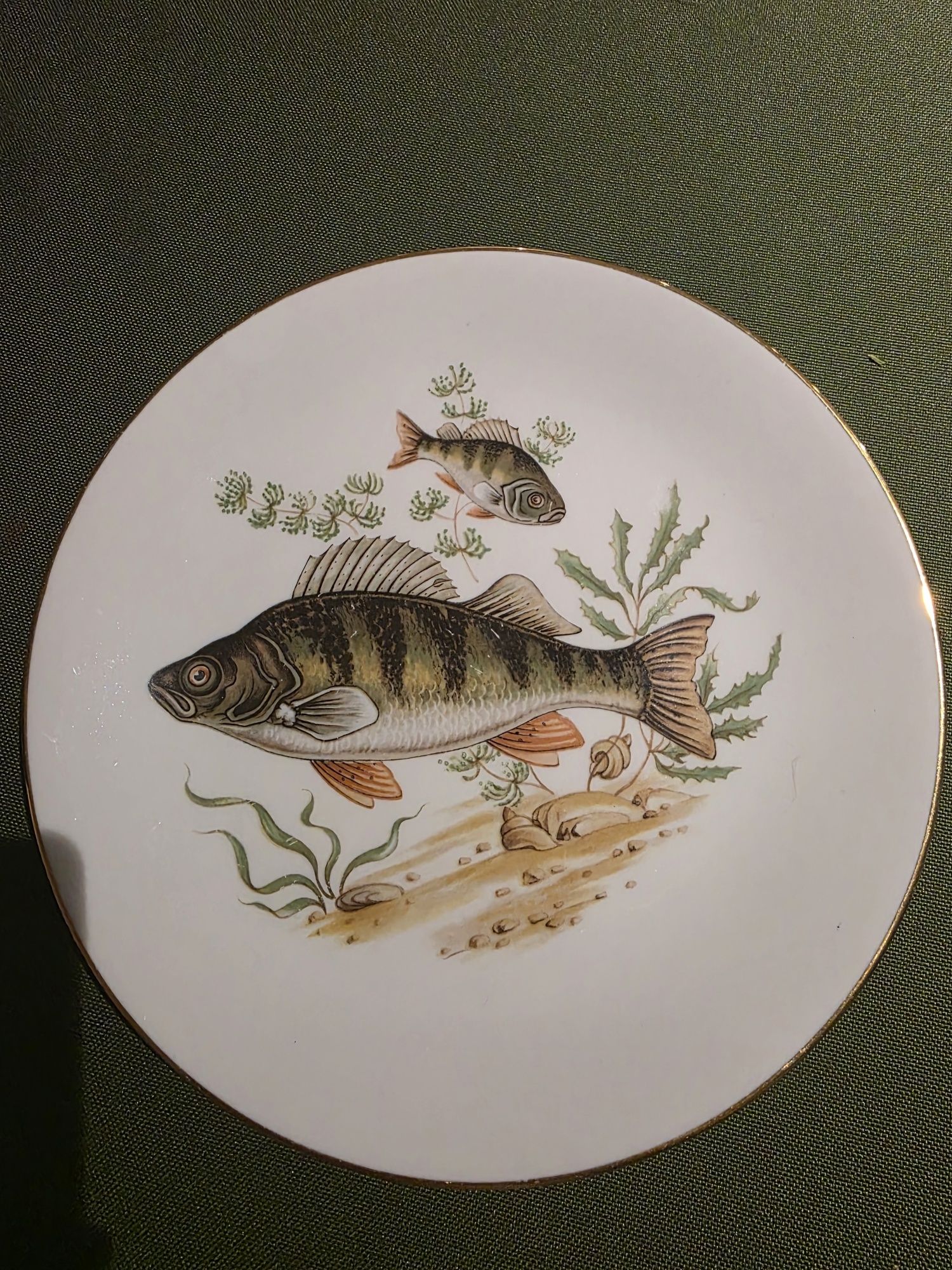 Talerz porcelanowy z rybami