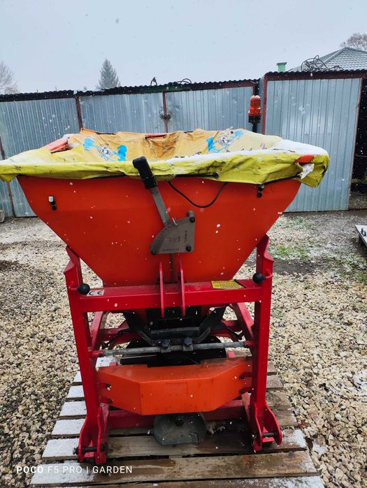 Rozsiewacz soli piasku 380L/550 KG  Piaskarka Posypywarka