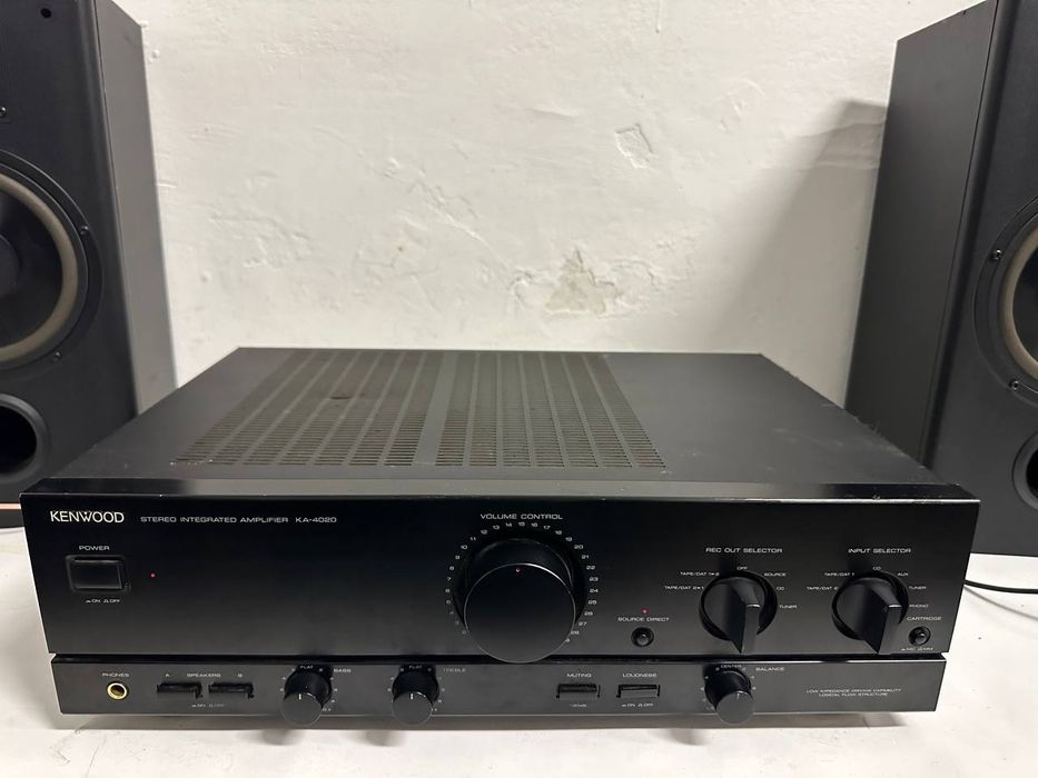 wzmacniacz stereo Kenwood KA-4020 o mocy 2*140 Watt.