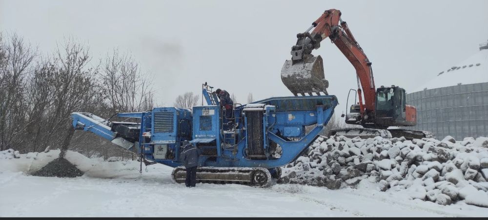 Аренда, услуги экскаватора, гидромолота, гидроножниц. Демонтаж зданий.