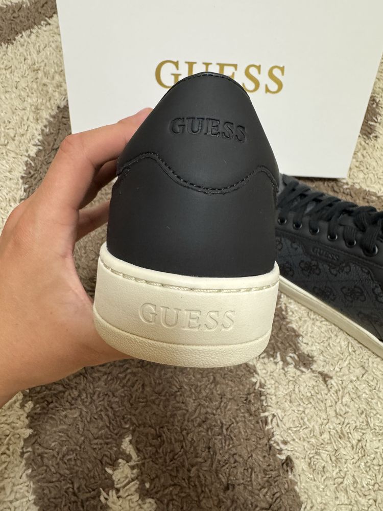Сникерсы Guess мужские