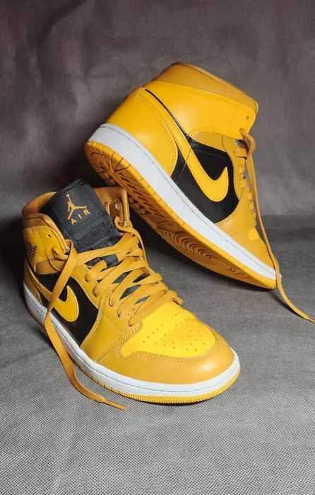 Buty Air Jordan 1 MID Chuntney/Taxi B/W - rozm. 40
