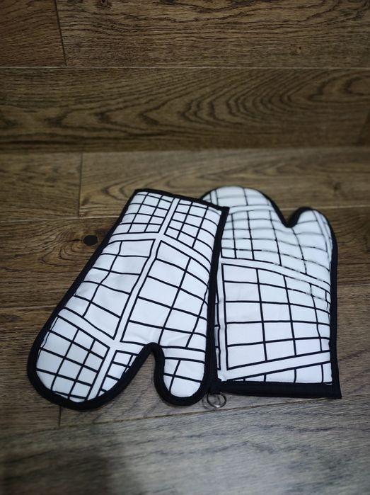 Термостійка рукавиця для захисту рук від високих температур.