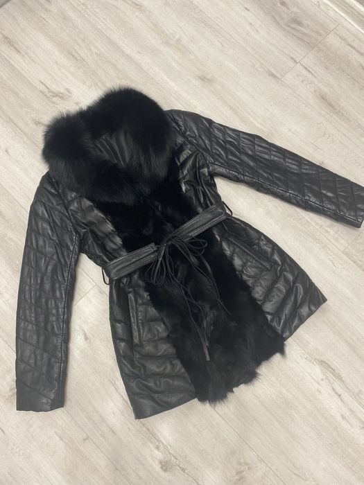 Тепленька шкіряна куртка пальто