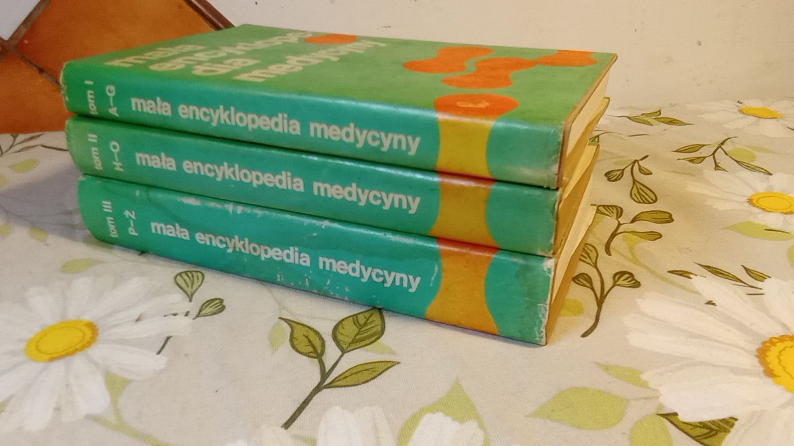 Mała encyklopedia medycyny. PWN 1+2+3 tomy.