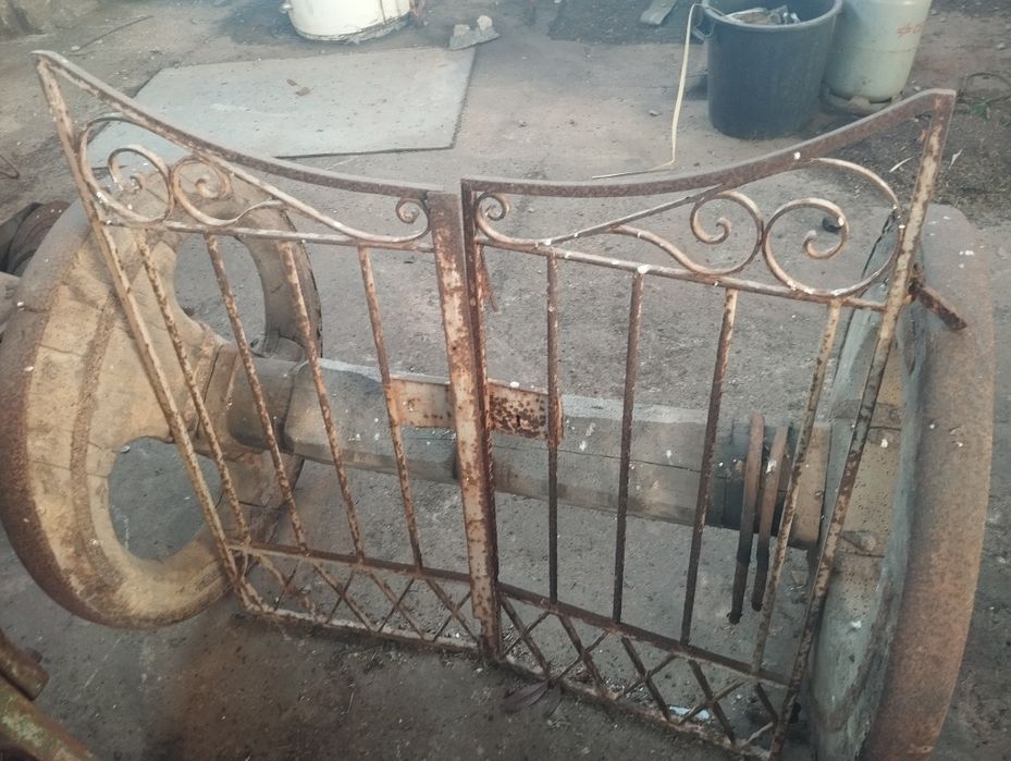 Portão antigo em ferro