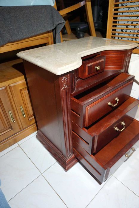 Mesa de Cabeceira Classica Mogno