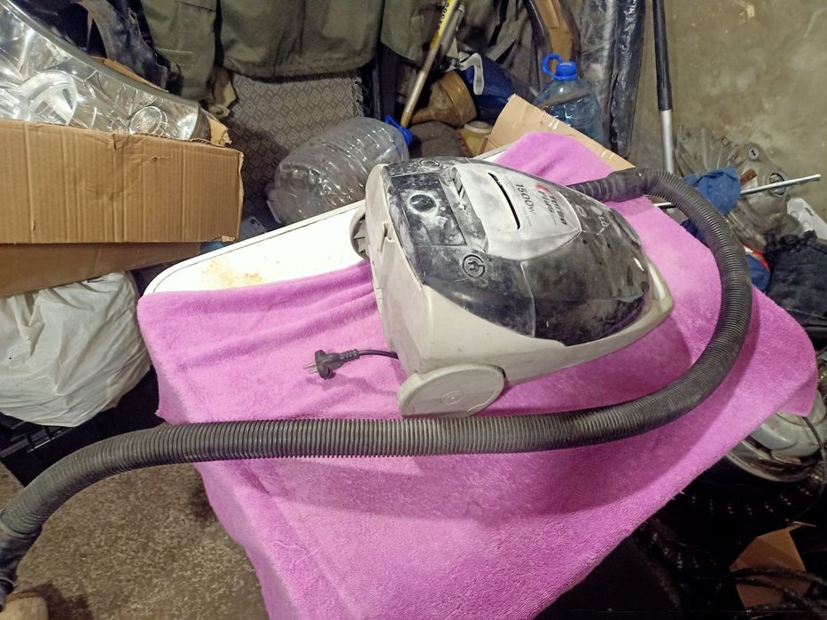 Рабочий пылесос LG