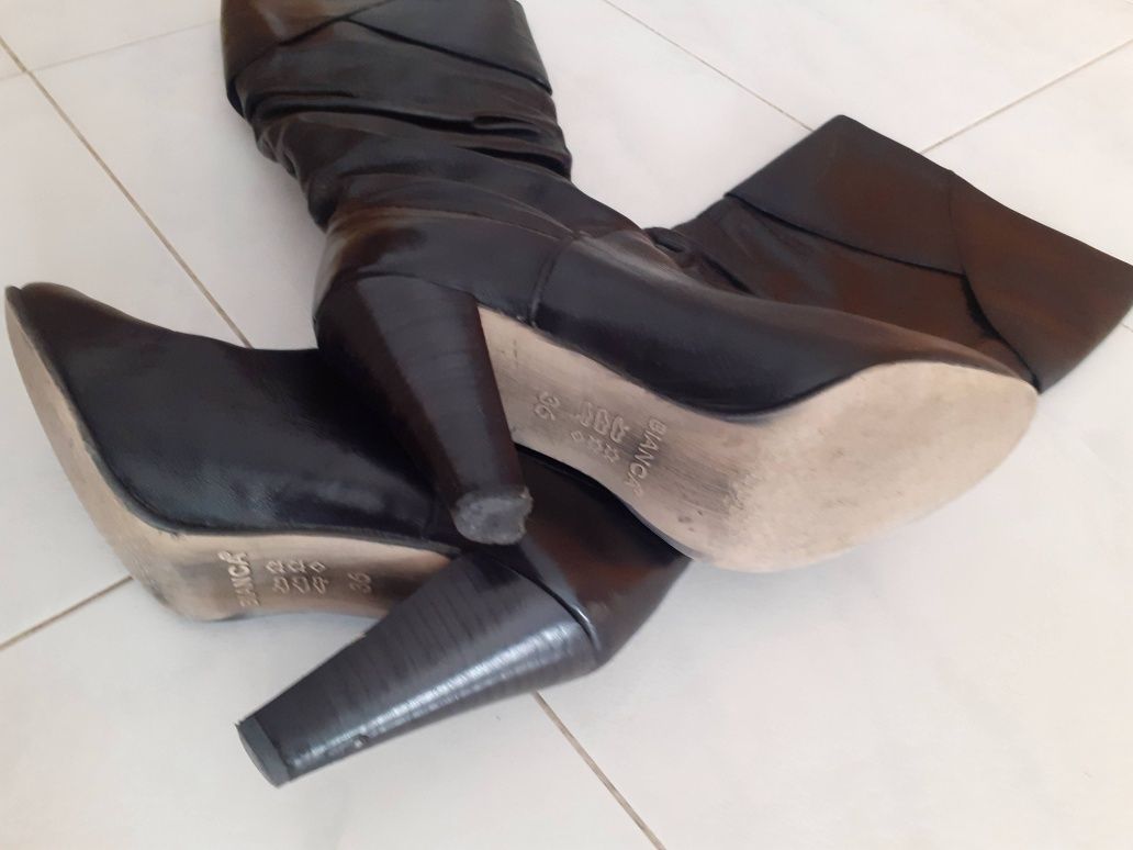 Botas pretas Cano Alto ( Bianca )