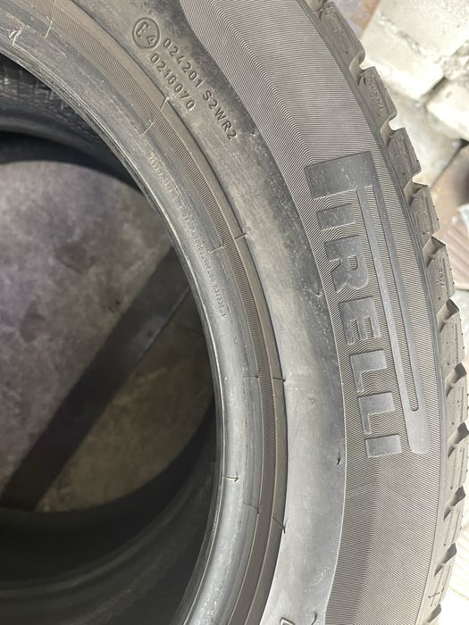 Шины 225/55 R17 Pirelli б/у зима пара 5,5/6мм U6
