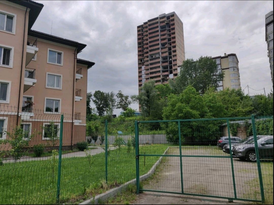 Продажа участка,Голосеевский,центр,Байкальская,10 соток,закрытая терр