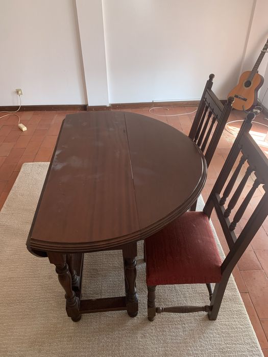 Mesa de jantar desdobravel + 6 cadeiras