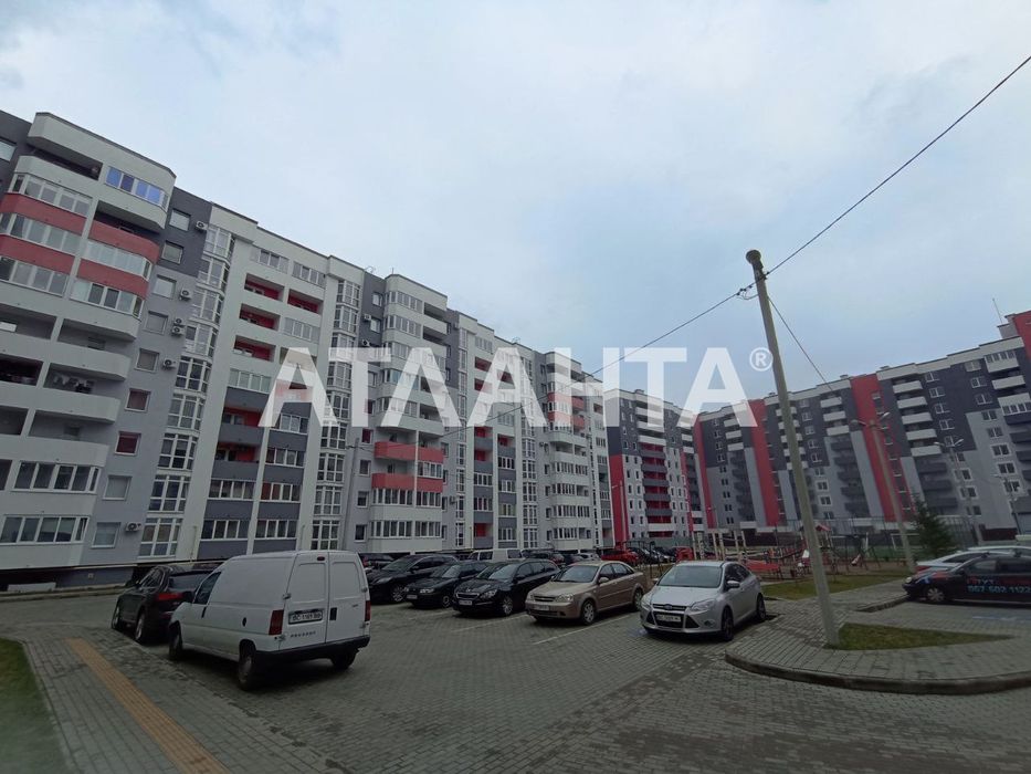Продаж просторої дворівневої квартири Глинянський Тракт.