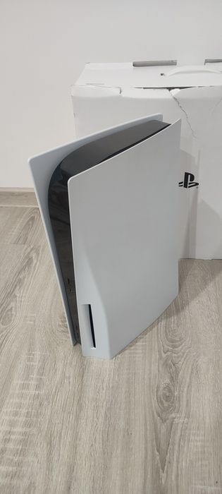 PlayStation 5 ps5 z napędem