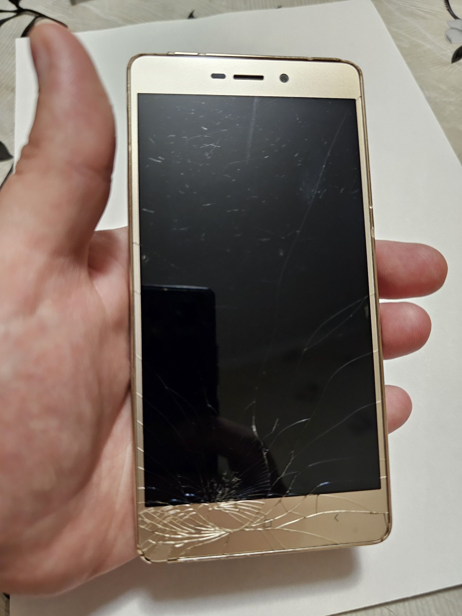На ремонт чи Запчастини Xiaomi Redmi 3 Битий не Вмикається