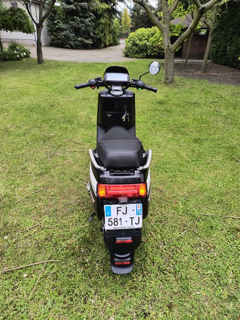 Skuter elektryczny NIU N GT
