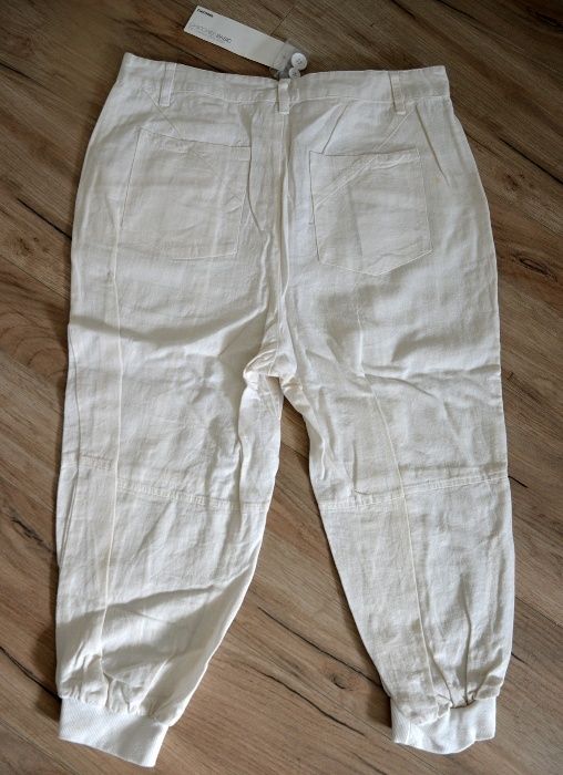 Nowe lniane spodnie damskie 3/4 szwajcarskiej firmy Chicoree r. L