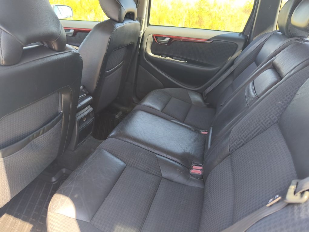 Volvo  V70 I 2.4