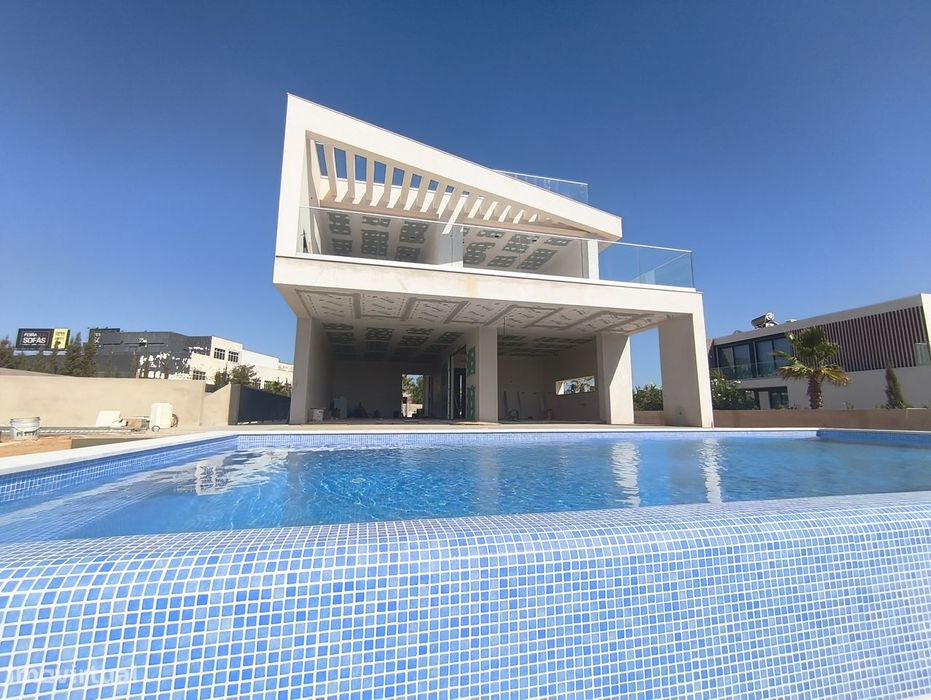 Pêra, Vivenda T4 em Construção Isolada com Piscina Privada Lote 865 m2