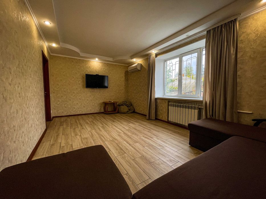 2-кімн. Подобово квартира з ремонтом в Центрі біля набережно