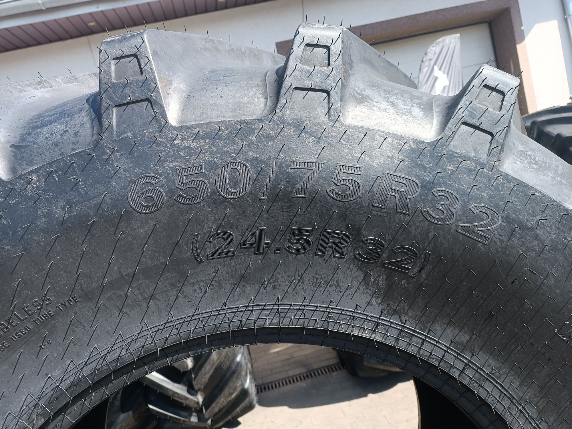 650/75R32 Galaxy Earth- PRO HS Radial 24.5R32