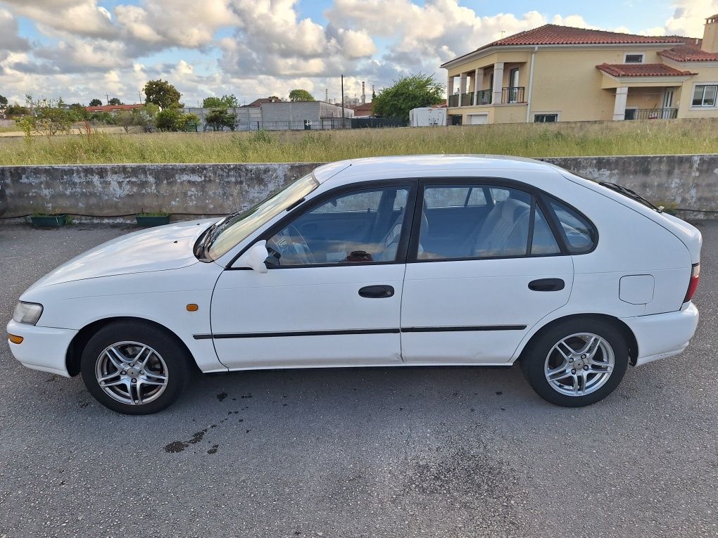 Toyota corolla 1.3
Gasolina e GPL
Vidros elétricos dianteiros e trase