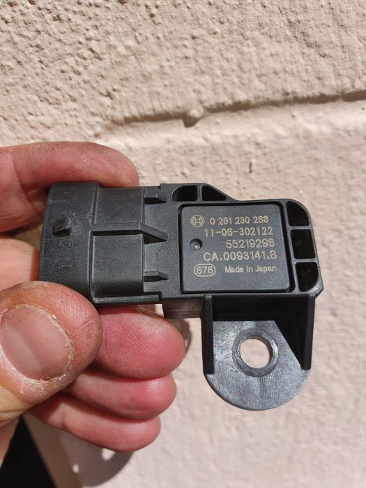 Czujnik przepływomierz Bosch