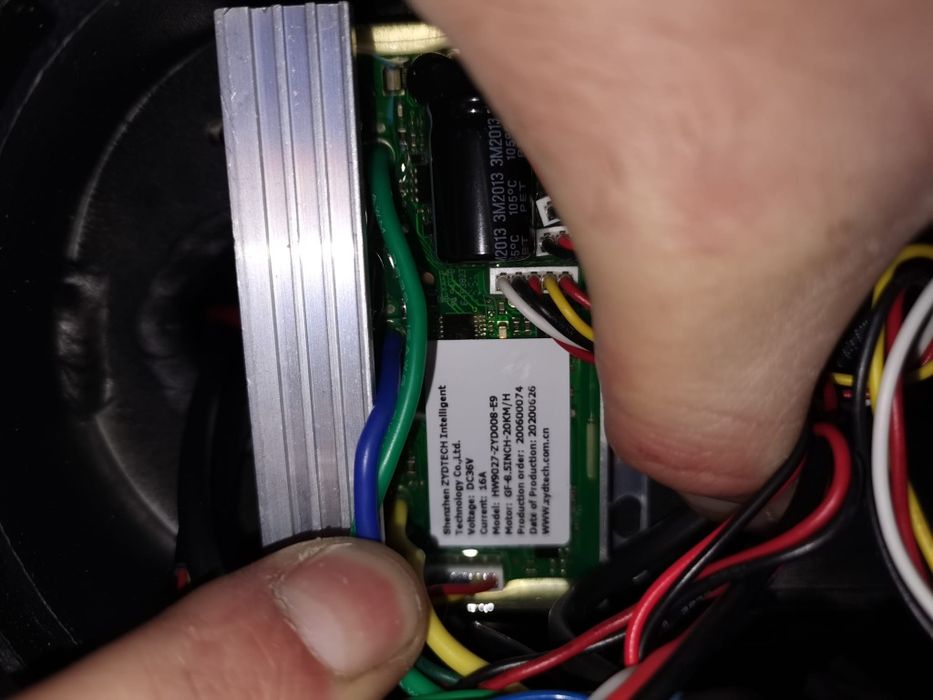 Venden-se uma trotinete elétrico da marca Zwheeel E9 Zilion X8.5 350.