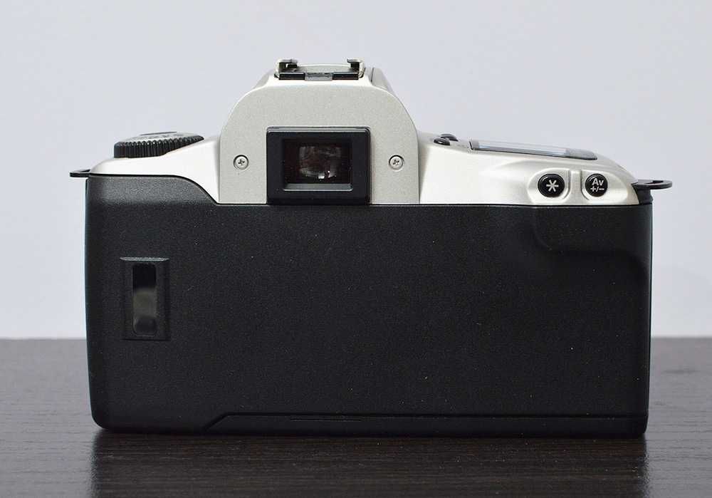 Canon EOS 300 - Новый! / Canon 28-80-105 Полный кадр/ Canon 18-55