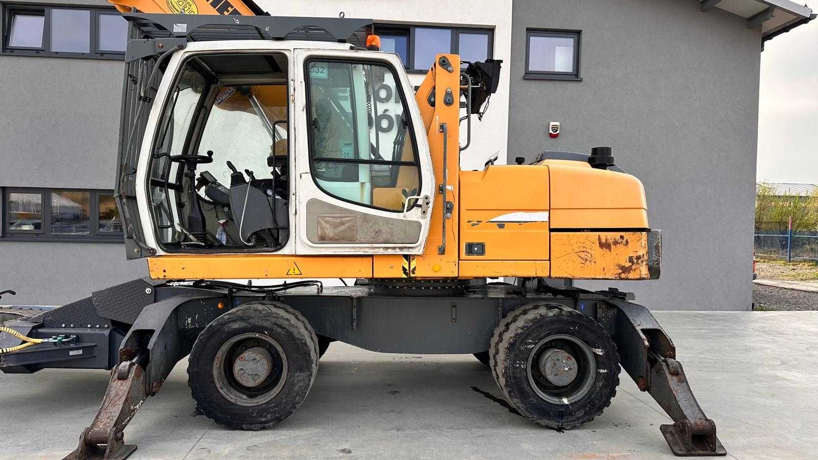 Koparka Liebherr A316 Stacja Demontażu złom auta Pojazdów Recykling