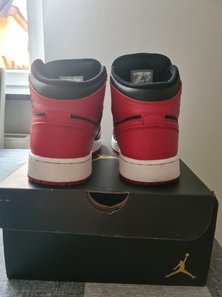 Jordan 1 Mid Banned