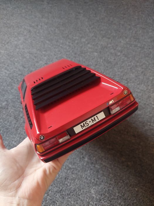 Масштабна колекційна модель BMW M1 1987 1:12