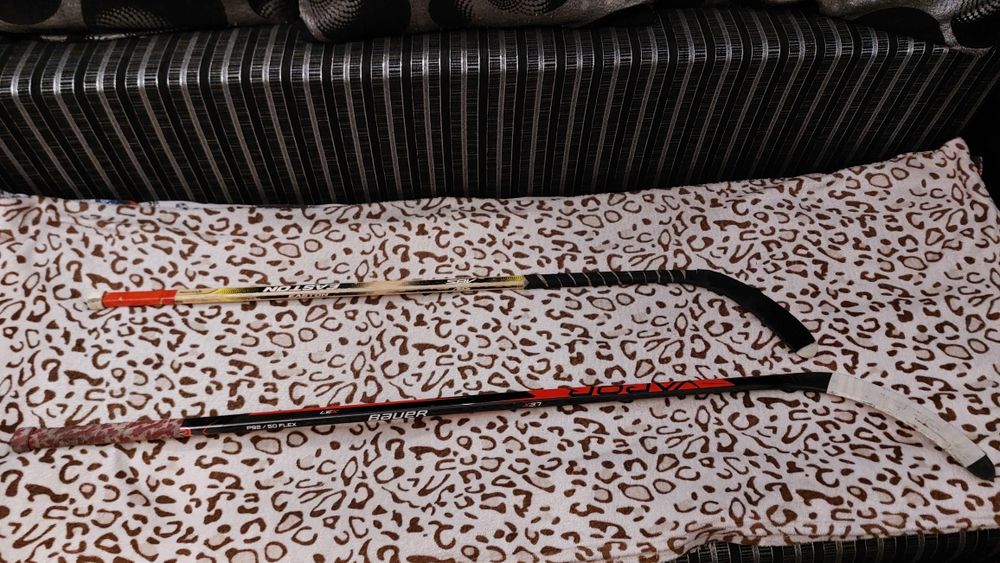 Продам комплект хоккейной амуниции с аксессуарами