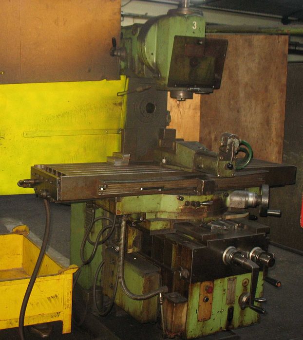 Frezarka używana Frezarka pionowa FWR40J2-LSP