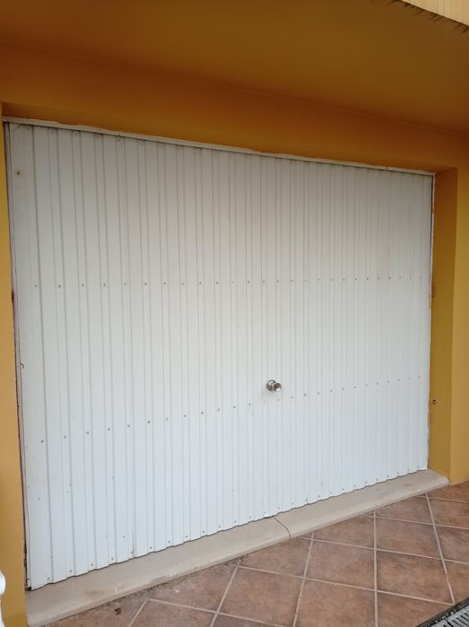 Portão de garagem basculante